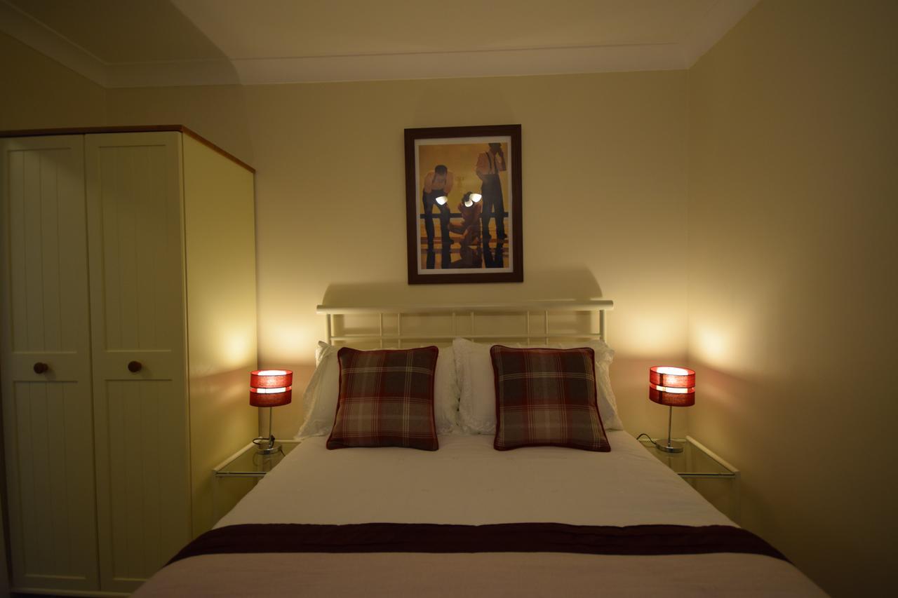 Churston Way Lodge Guest House Бриксем Экстерьер фото